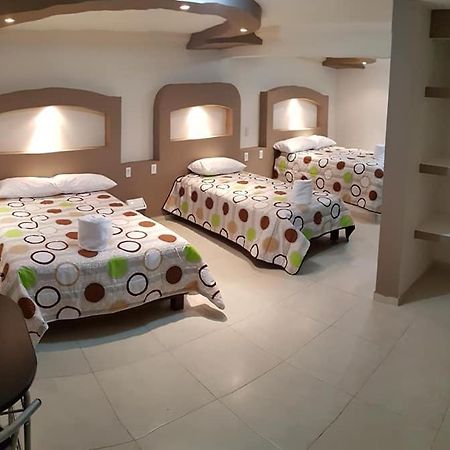 Hotel Caudillos Inn Emiliano Zapata  Екстер'єр фото