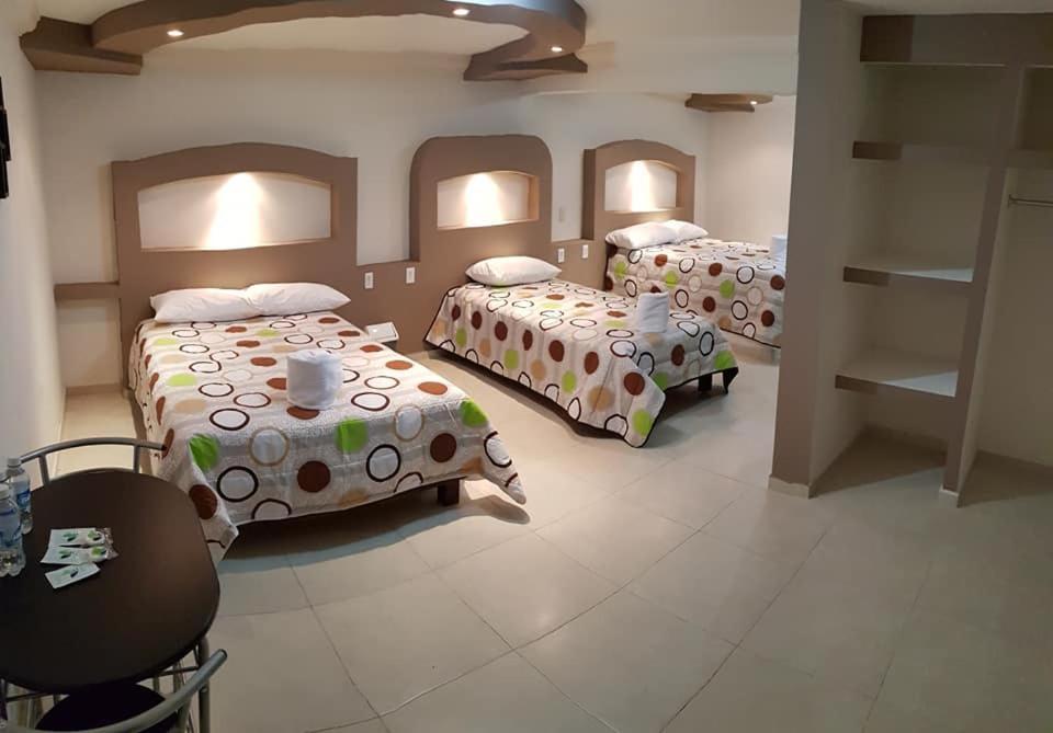 Hotel Caudillos Inn Emiliano Zapata  Екстер'єр фото